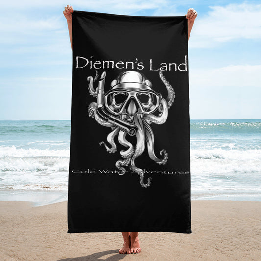 OCTO SKULL Beach Towel